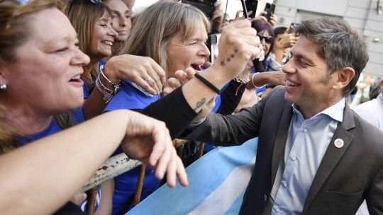 Kicillof asumió en el PJ bonaerense, pero Máximo Kirchner hizo “la gran Cristina con Macri” y evitó la foto