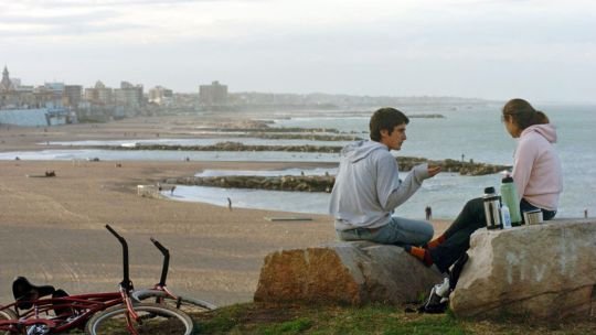 Clima en Mar del Plata: cielo algo nublado y temperatura agradable para disfrutar de La Feliz