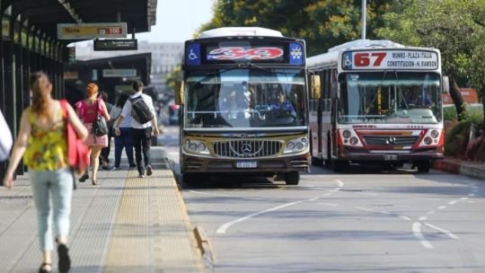 Empresas de colectivos del AMBA se declaran en emergencia y amenazan con fuertes recortes de servicio