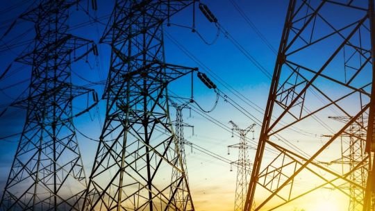 Crisis energética y empleo precario en España: alertan por inflación oculta y “confinamiento energético”