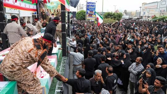“La política internacional impacta en la vida diaria”, aseguró Guillermo Justo Chaves en “QR!”