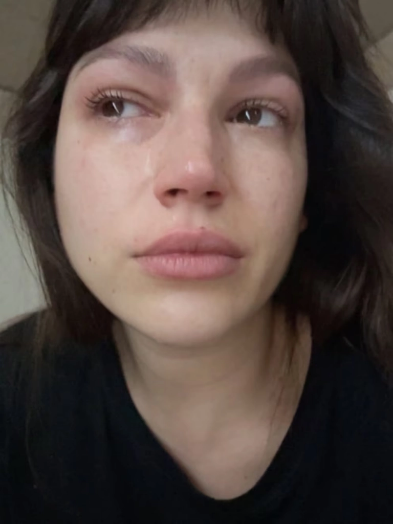 Entre lágrimas: Úrsula Corberó mostró la cara menos glamorosa de la maternidad