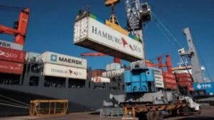 La subfacturación se acopló a la lluvia de importaciones textiles, profundiza la crisis industrial y ya se expande a otros sectores