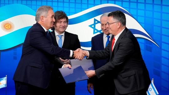 Milei firmó tres memorandos de entendimiento con Israel y sostuvo que la guerra contra Irán es “lo correcto”