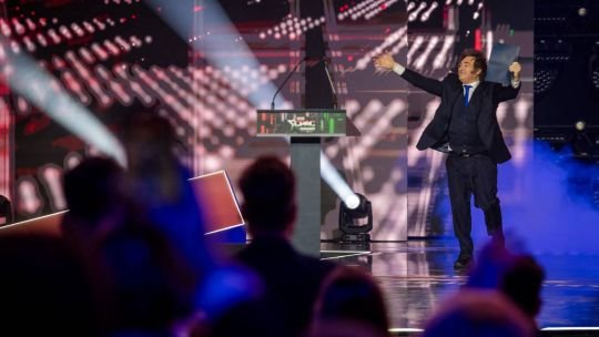 Antes, repostería y hoy tarot e improvisación