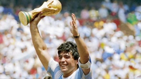 La huella táctica y social de Diego Maradona en México 1986: un legado técnico que redefinió el fútbol moderno