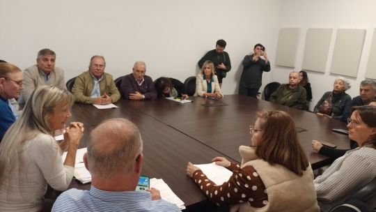 Duro embate a la “Equidad Jubilatoria” de LLaryora: jubilados y oposición denuncian ajuste y activan ofensiva legislativa