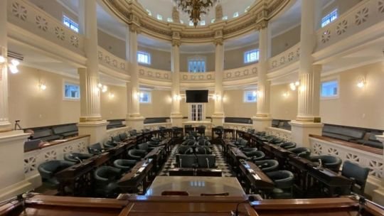 Conflicto docente en Corrientes: piden interpelar a dos ministros por descuentos “irregulares”