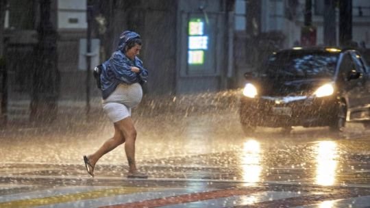 Clima en Rosario: calor extremo y alerta por tormentas fuertes hacia el final del viernes
