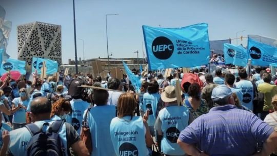 El gobierno busca destrabar el conflicto con los docentes y prepara nueva oferta