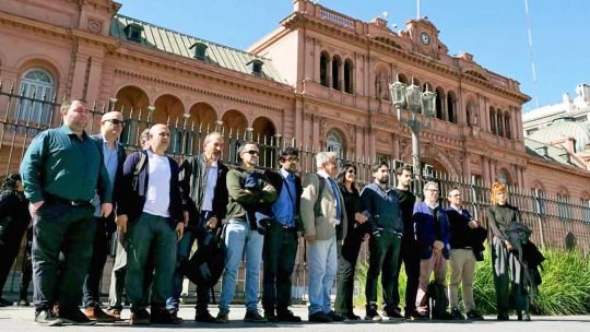 La prensa sigue con las manos atadas en Casa Rosada pese al revés judicial contra la denuncia por espionaje
