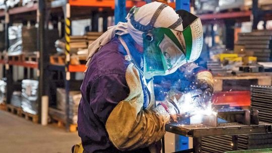 La confirmación de apagones de gas a las industrias del norte en el invierno desató el enojo empresario