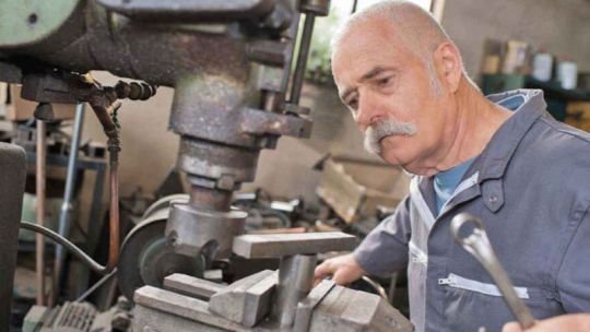 Trabajar después del retiro dejó de ser opción y se volvió necesidad