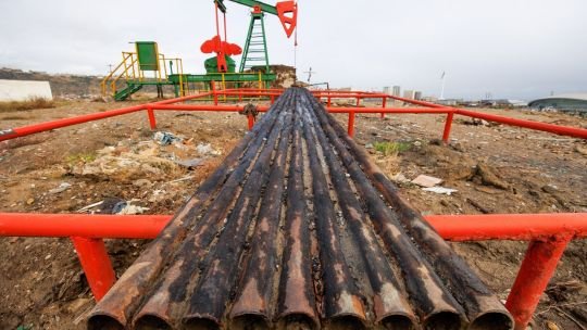 El petróleo en nuevos máximos de u$s126 por Ormuz, reaviva los llamados a acelerar la transición energética