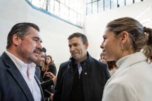 Villa La Angostura celebró sus 94 años con un multitudinario acto oficial cargado de emoción e identidad.
