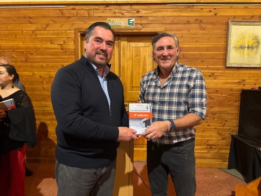 Se presentó el libro “Una Aldea de Montaña, 3° Edición” de Yayo de Mendieta.