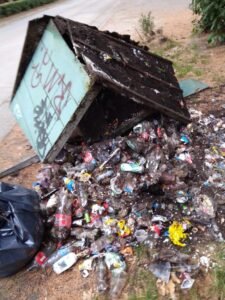 La Dirección de Residuos Sólidos Urbanos continua con la limpieza de espacios publicos.