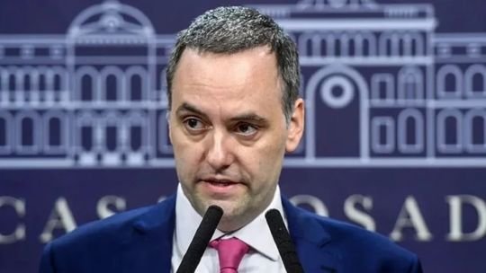 Por falta de quorum, la oposición debió suspender la convocatoria a la sesión contra Manuel Adorni