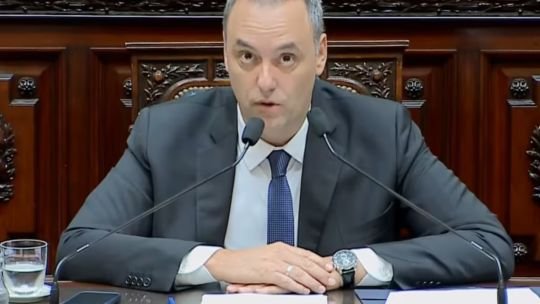 Adorni dijo que la causa sobre los departamentos “no tiene gollete” y que lo probará en la Justicia