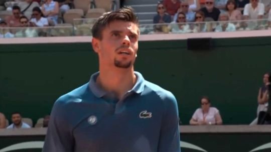 “Me voy a cagar en la pista”: la insólita frase de un tenista francés en Roland Garros