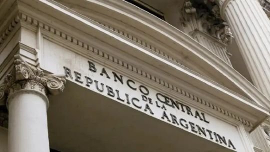 “Si el Banco Central no hubiese comprado más de USD 7.000 millones, el dólar estaría más cerca de .300”