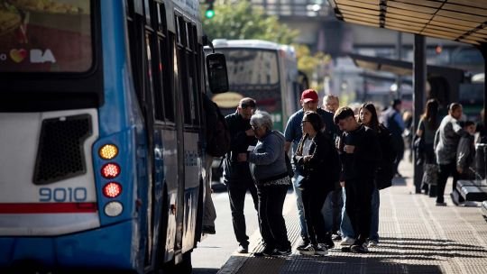 El Estado dejó de pagarles a las empresas de colectivos por los pasajes gratuitos de personas con discapacidad