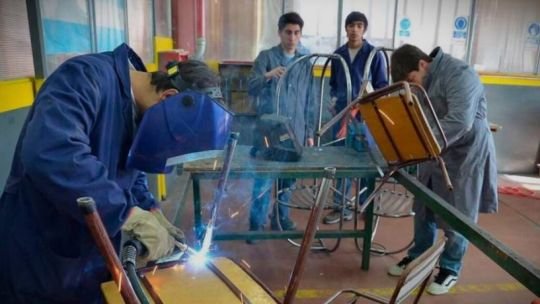 Crisis educativa en Córdoba: cerraron 81 cursos técnicos por falta de alumnos