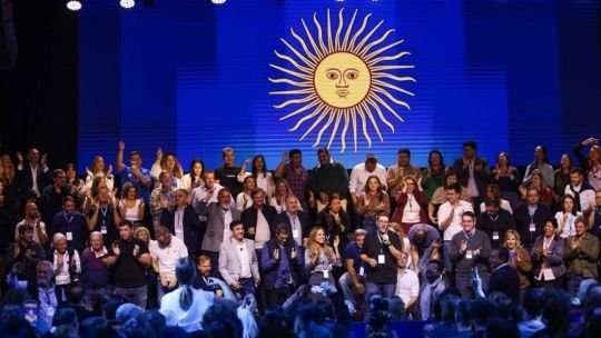 Llaryora toma nota del peronismo federal y mide cómo jugará Córdoba en el escenario nacional