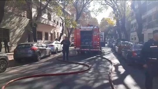 Incendio y pánico en Palermo: se prendió fuego un edificio y varias familias quedaron atrapadas