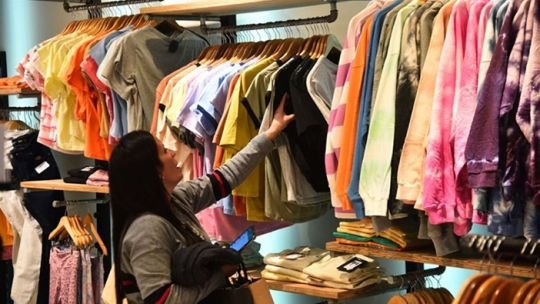 Un relevamiento comparó precios en diez países: Argentina tiene la ropa más cara del mundo