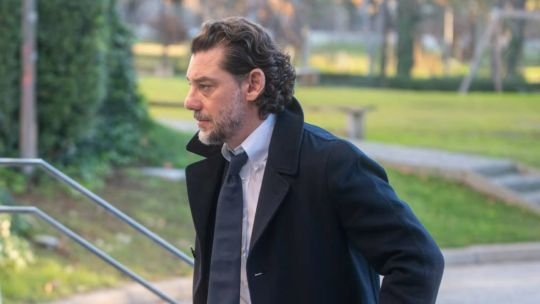 Un multimillonario muerto, su hijo en libertad bajo fianza y la saga que mantiene en vilo a España