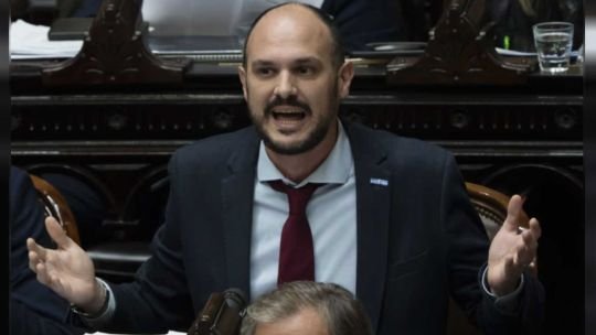 Cruce en Diputados: un legislador de UxP llamó “borderline” a Milei y desató una fuerte pelea con libertarios
