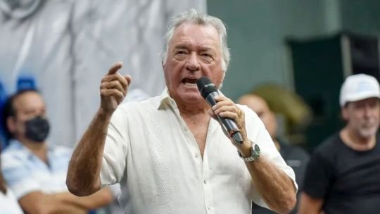 Luis Barrionuevo: “Si hacemos un paro de 36 horas con movilización, cae Milei, pero no queremos”