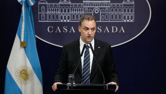 “Adorni es un chanta al que nadie le cree nada”, lanzó Germán Martínez en “QR!” y crece el pedido para que vuelva al Congreso