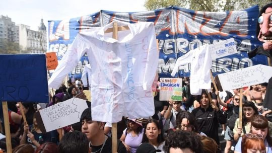 El Gobierno profundizó el ajuste a la ciencia y agitó la previa de la marcha universitaria