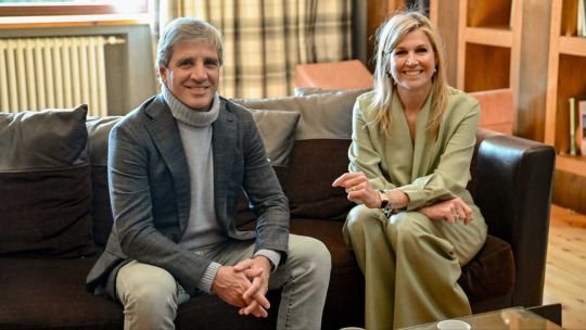 En el foro Llao Llao, la reina Máxima se reunió con Luis Caputo: el mensaje que le envió a al círculo rojo