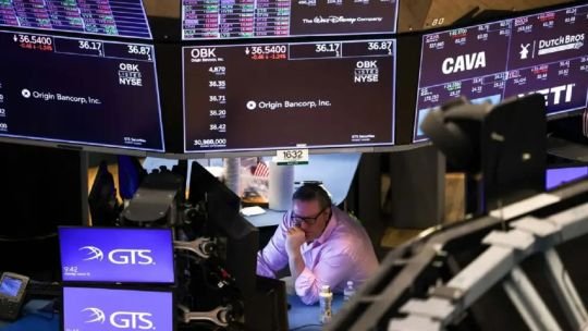 Análisis de la media rueda bursátil: “En el plano local marcando un rojo bastante notable, sobre todo en el sector bancario”