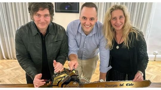 Javier Milei dijo que Adorni presentará su declaración jurada antes del 31 de julio y lanzó: “Ni en pedo se va”