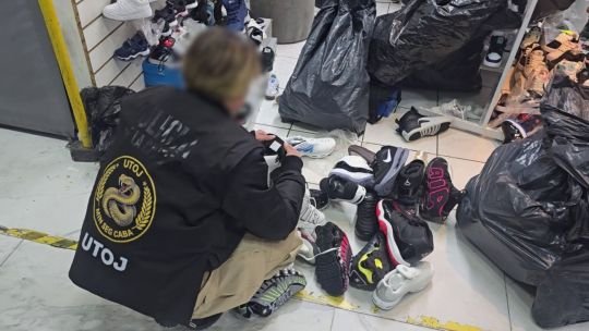 Golpe al contrabando: secuestraron 5.000 pares de zapatillas truchas y 0 millones en mercadería ilegal