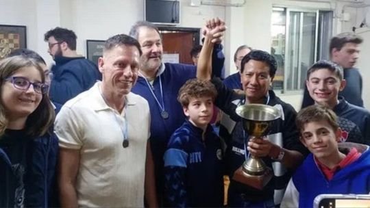 Peter Thiel sorprendió al competir en un torneo barrial de ajedrez del Abasto, donde obtuvo el tercer puesto