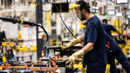 Reforma laboral: cómo funciona el nuevo régimen que reduce cargas patronales