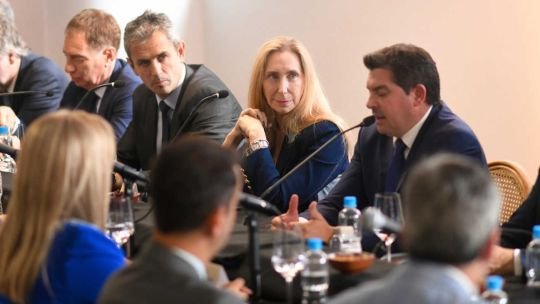 El Gobierno lanzó la Mesa Federal Minera junto a gobernadores y empresarios