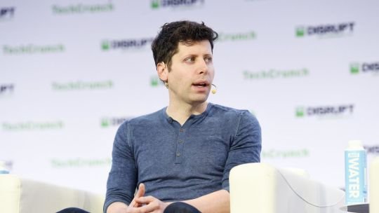 OpenAI lanzó su primer sistema de agentes autónomos para el control total de computadoras