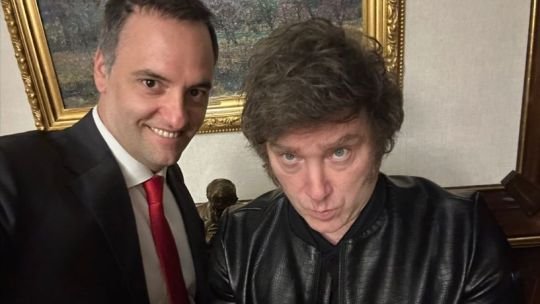 Javier y Karina Milei respaldan a Adorni, mientras la gestión se paraliza y crece el malestar interno