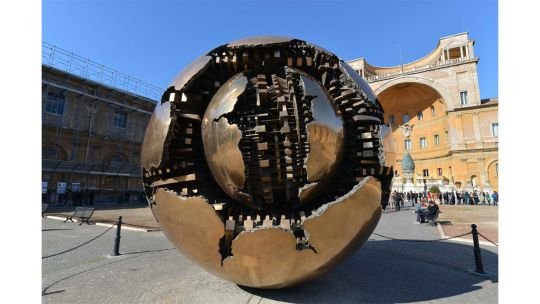 Borges y la metáfora geométrica de la esfera