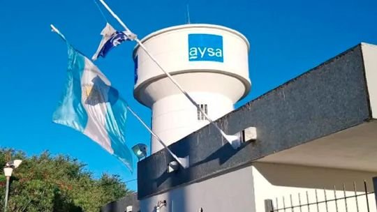 La Justicia frenó la privatización de AySA y ordenó preservar el servicio en 26 municipios bonaerenses