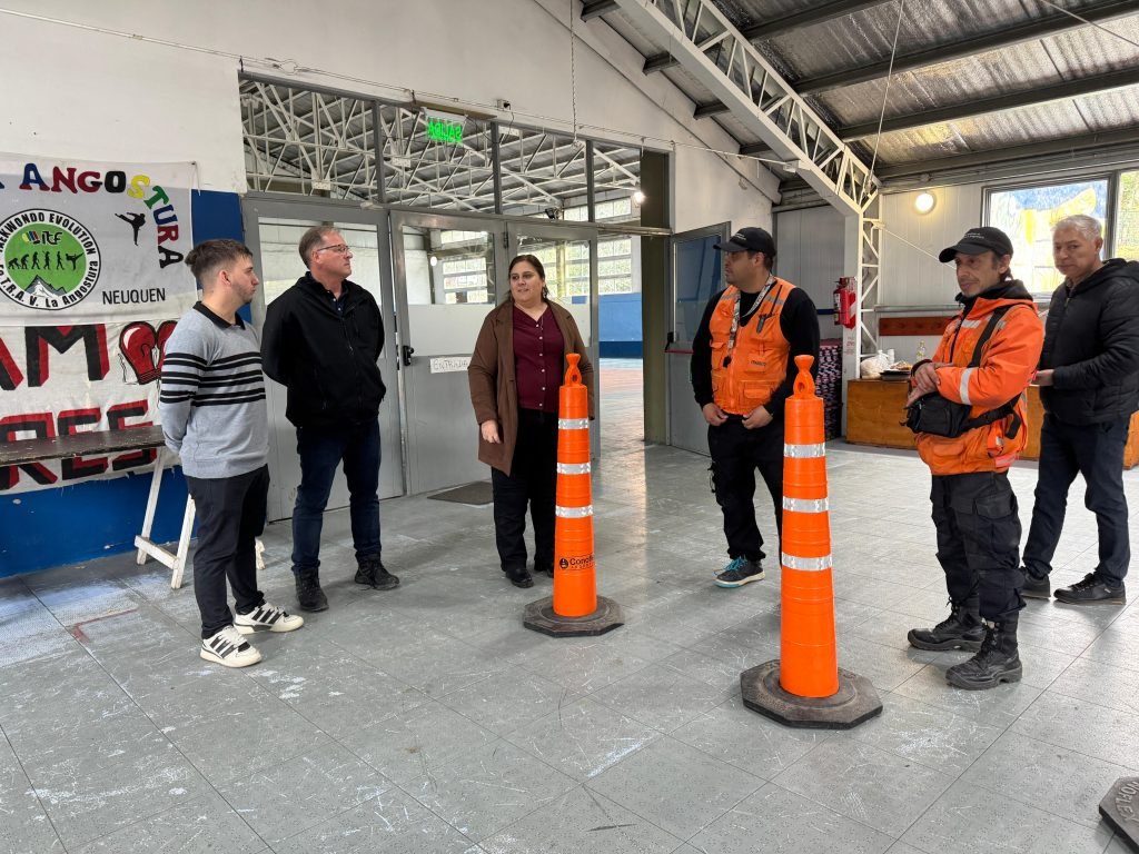 La Vice Intendente Tamara Martínez visitó los simuladores de CECAITRA sobre conciencia y seguridad vial