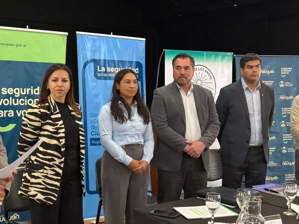 Convenio para la creación del “Corredor Productivo de la Región Lagos del Sur”.