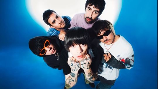 Cupido apuesta al poder de los vínculos con “Amor Compartido”, un disco que une a la nueva escena musical iberoamericana