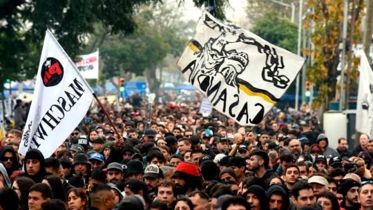 Minuto a minuto: una multitud despide al Indio Solari en Domínico